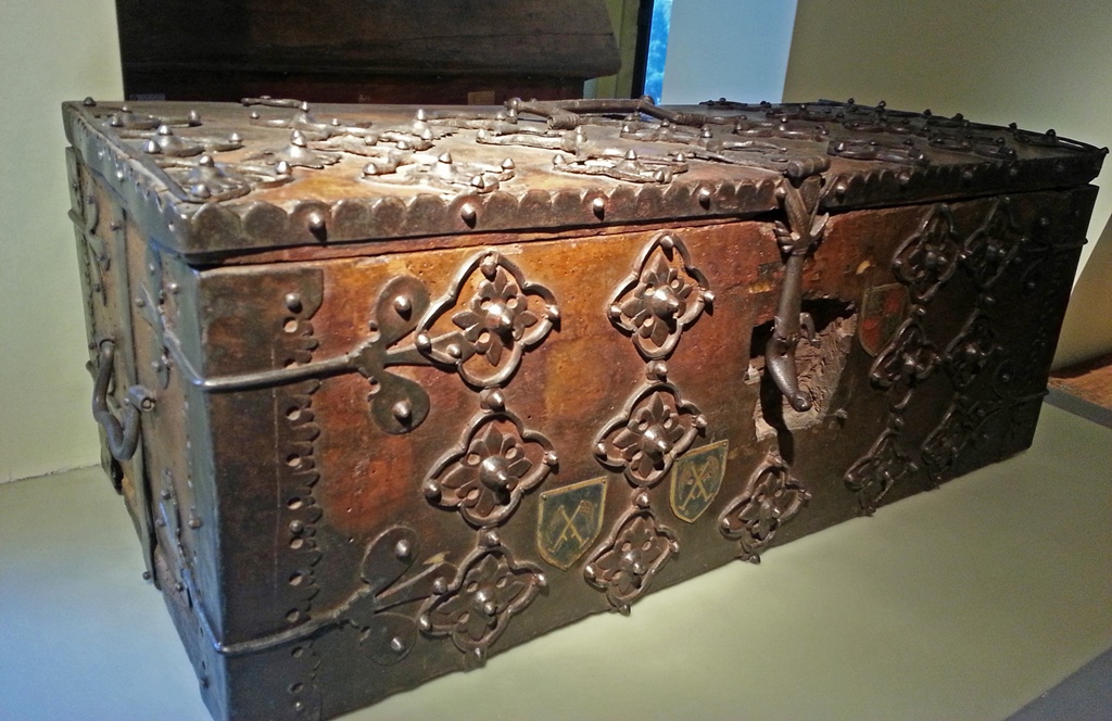 Strongbox, Northern Italy